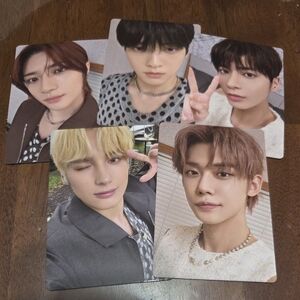 Set of 5 K-Pop Idol Photocards